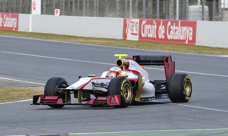 Karthikeyan y el F112 en pista