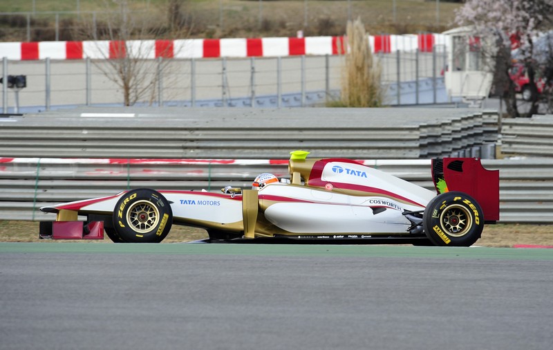 Karthikeyan aprovecha para rodar con el HRT F112