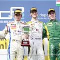 Grosjean en el podio de la primera carrera de GP2 en Hungría