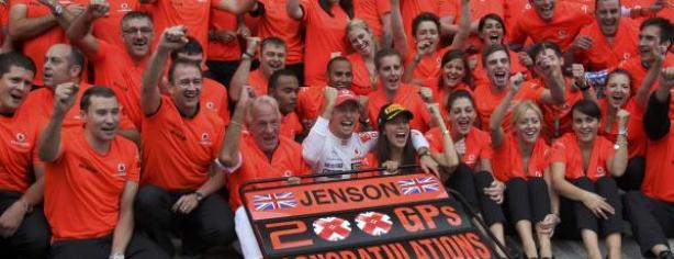 Jenson Button celebra su GP 200