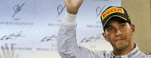 Lewis Hamilton celebra su tercera pole consecutiva/ lainformacion.com