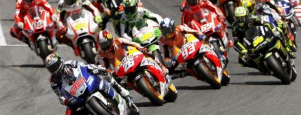 Pilotos de MotoGP durante el inicio de una carrera/ lainformacion.com/ EFE