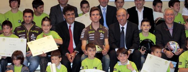 Nico Terol en la entrega de premios de la Cuna de Campeones Bankia