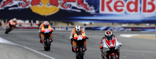 Jorge Lorenzo seguido por Dani Pedrosa en Laguna Seca