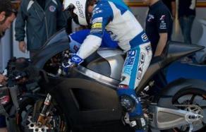 Roberto Pietri con una CRT del equipo BQR/ lainformacion.com/ Getty Images
