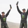 Nani Roma celebra su triunfo en el Dakar