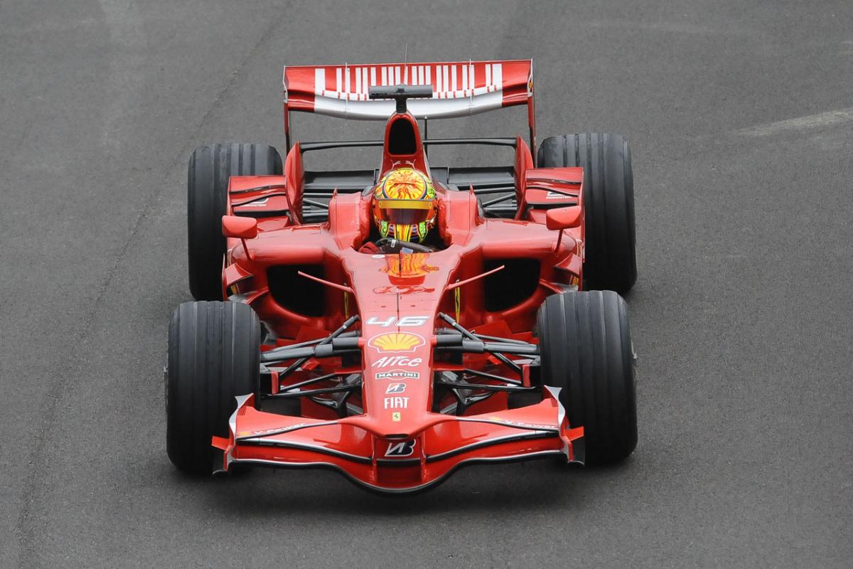 Rossi con un Ferrari